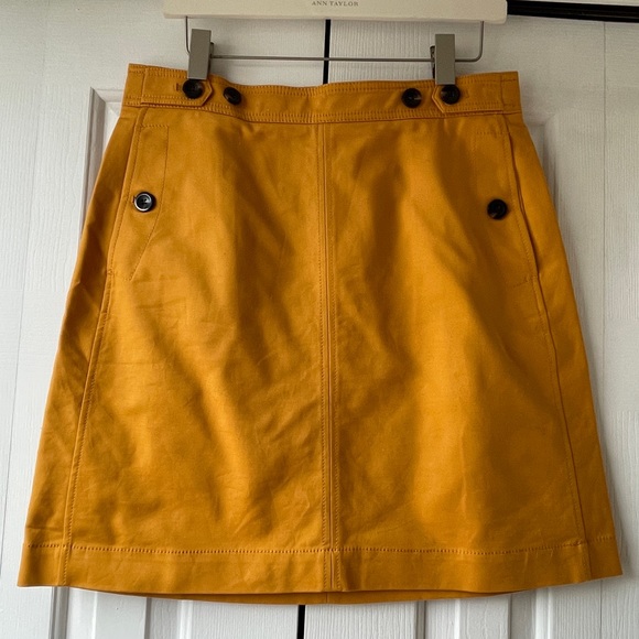 Ann Taylor Doubleweave Button Tab A-Line Skirt - Picture 2 of 5